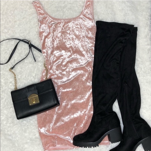 Crushed Velvet Sleeveless Bodycon Dress - Picture 2 of 5